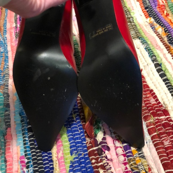 N.Y.L.A. Red heals. - Picture 5 of 7